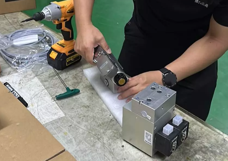 博揚(yáng)工程師成功組裝并檢測(cè)組合閥，彰顯專業(yè)實(shí)力確保品質(zhì)